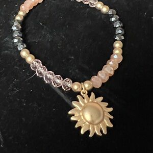 Avon. Gold Sunflower Charm Beaded Bracelet